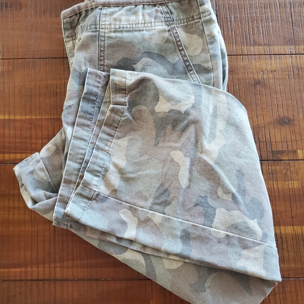 Cabelas casual camo pants nwot
